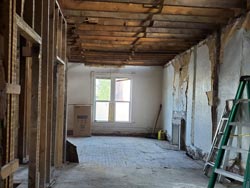 Home interior demolition cleanup 